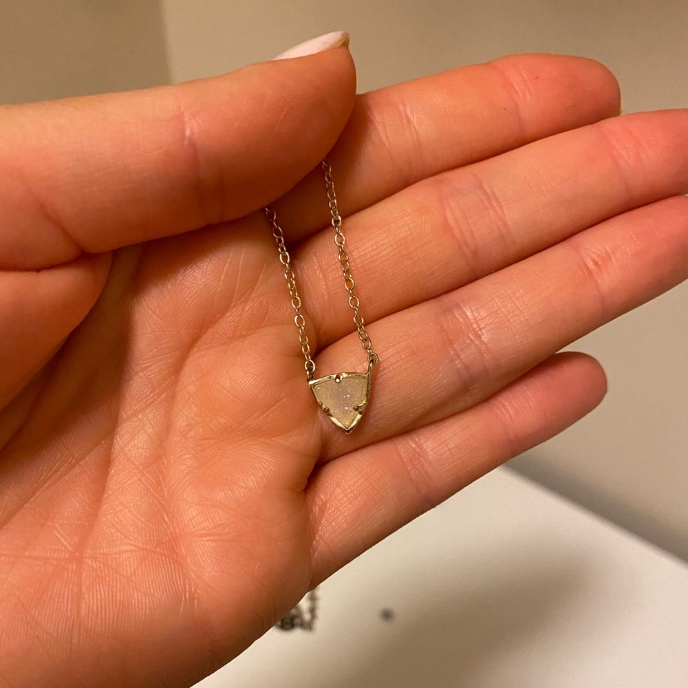 Dainty Kendra Scott Necklace